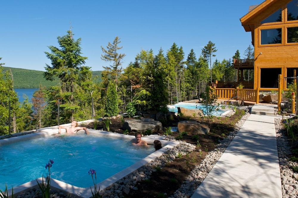 Sacacomie Hotel Et Spa Saint-Alexis-des-Monts Esterno foto