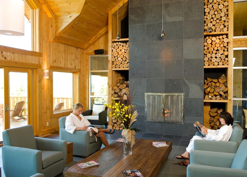 Sacacomie Hotel Et Spa Saint-Alexis-des-Monts Esterno foto