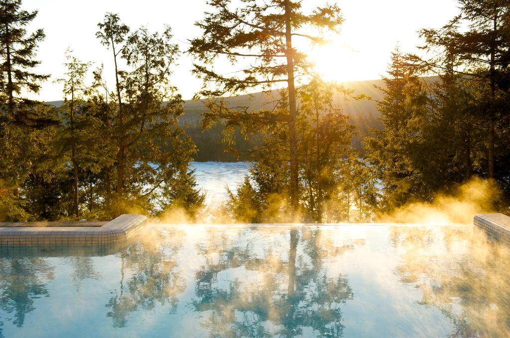Sacacomie Hotel Et Spa Saint-Alexis-des-Monts Esterno foto