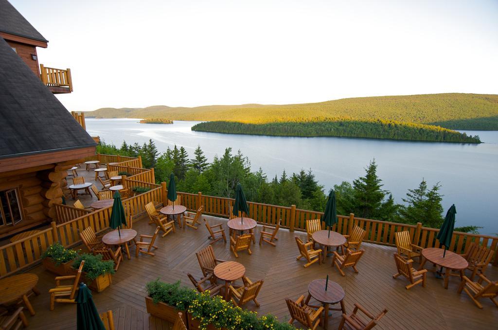 Sacacomie Hotel Et Spa Saint-Alexis-des-Monts Esterno foto