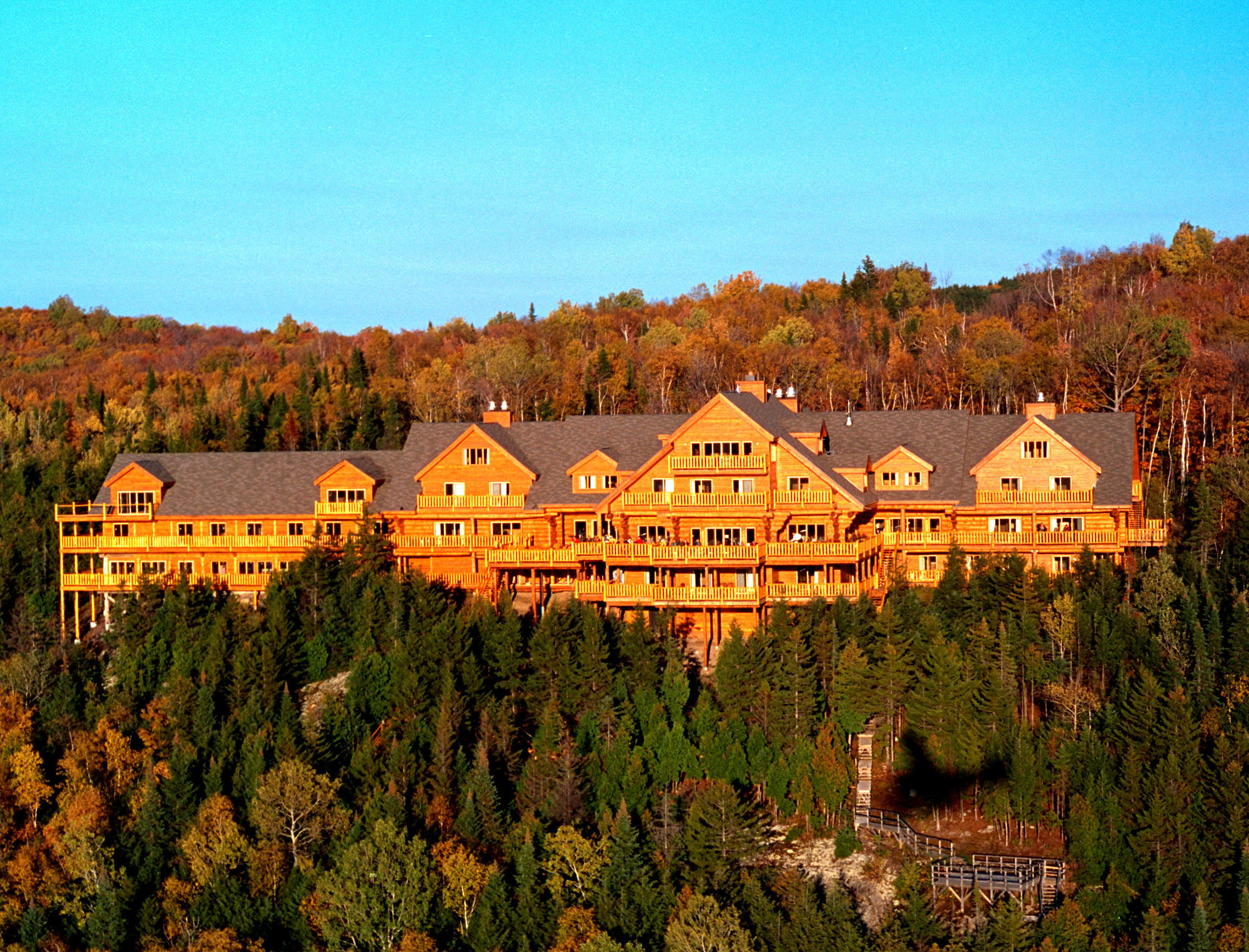 Sacacomie Hotel Et Spa Saint-Alexis-des-Monts Esterno foto