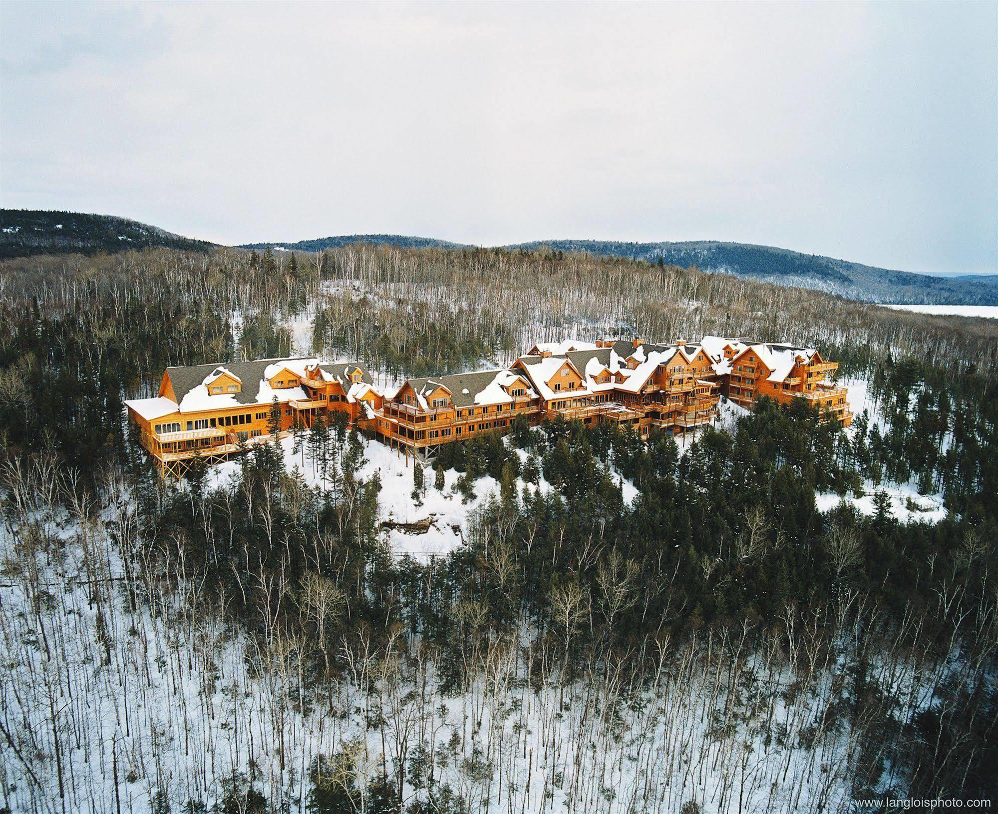 Sacacomie Hotel Et Spa Saint-Alexis-des-Monts Esterno foto