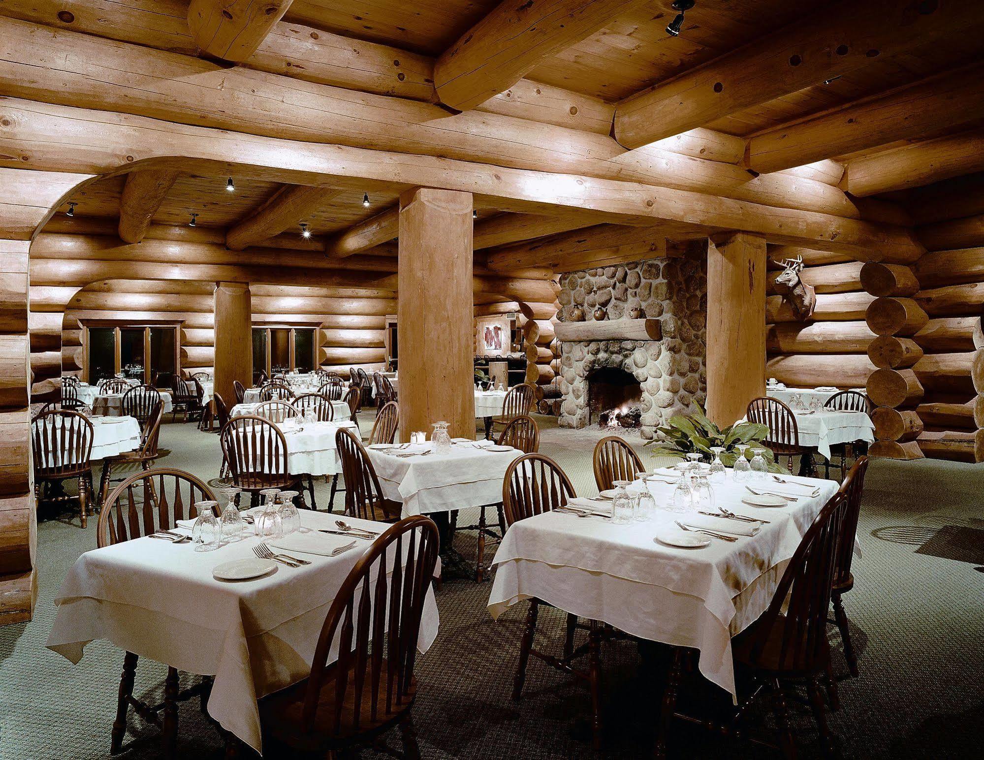 Sacacomie Hotel Et Spa Saint-Alexis-des-Monts Esterno foto