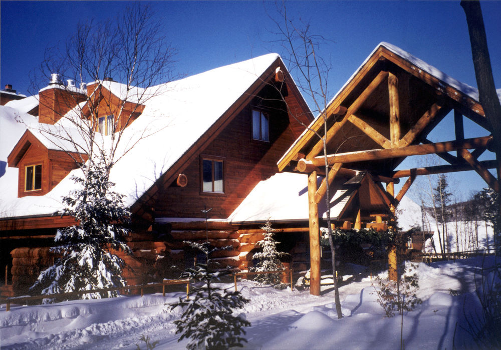 Sacacomie Hotel Et Spa Saint-Alexis-des-Monts Esterno foto